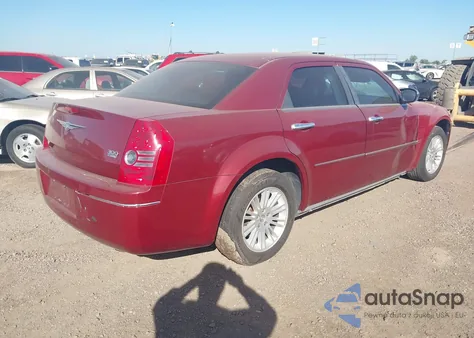 2010 Chrysler 300 Touring/Signature Series/Executive Series z USA, uszkodzony, nr VIN 2C3CA5CV4AH155389